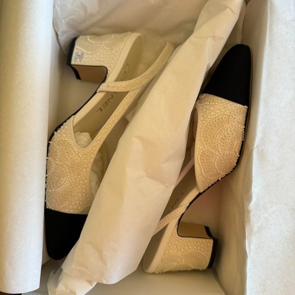 BNWT Rare Chanel White Beaded Pearl Strass Slingback Heels 38 - Picture 6 of 7